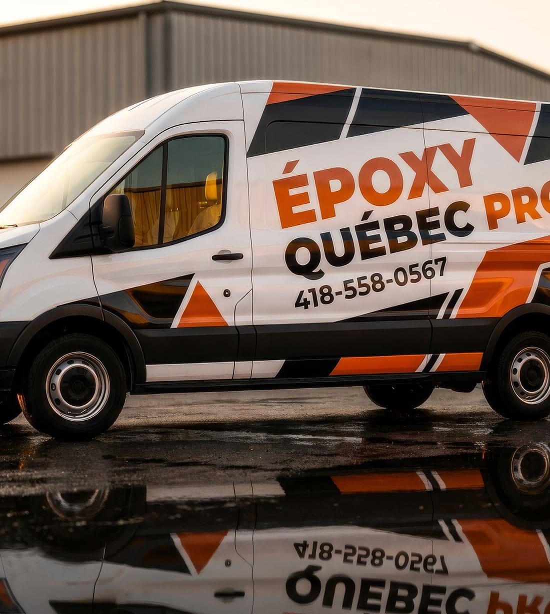 Le camion Époxy Québec Pro sur la route à Québec
